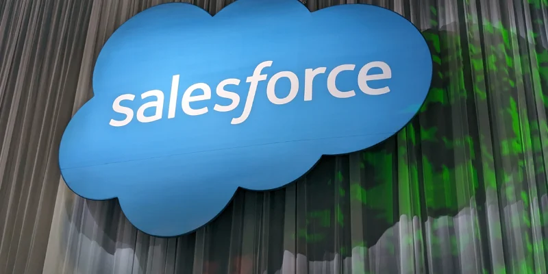 How-to-Start-a-Career-in-Salesforce-CRM-with-a-Technical-Roadmap